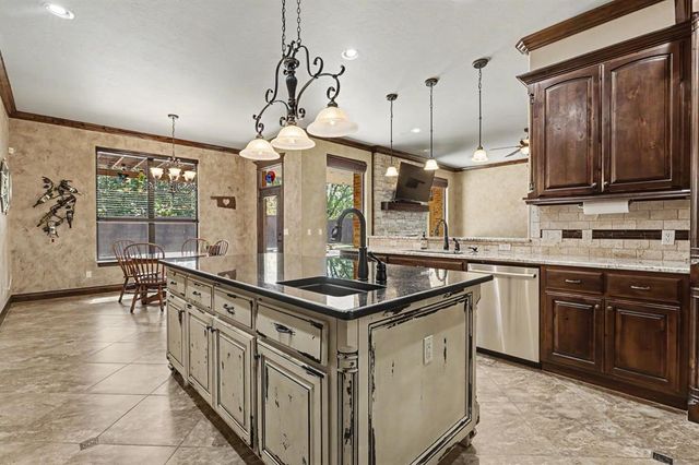 420 Stonemill Boulevard, Yukon, OK 73099
