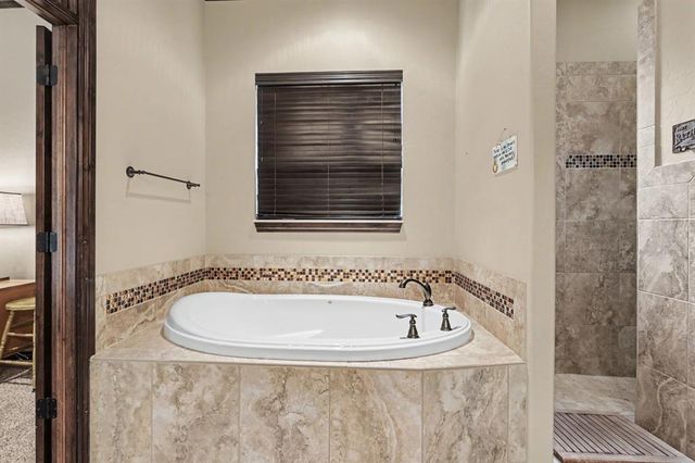 420 Stonemill Boulevard, Yukon, OK 73099