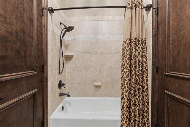420 Stonemill Boulevard, Yukon, OK 73099