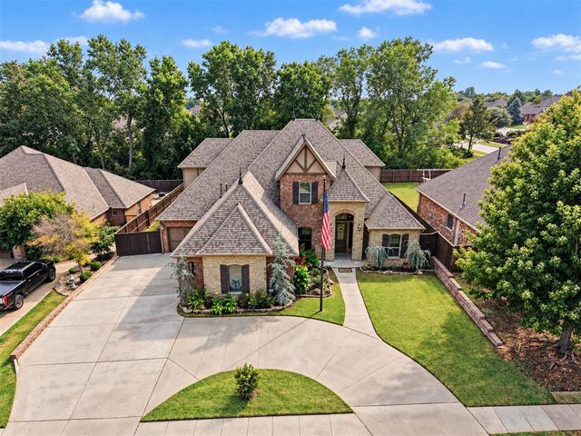420 Stonemill Boulevard, Yukon, OK 73099