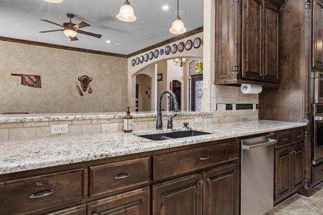 420 Stonemill Boulevard, Yukon, OK 73099