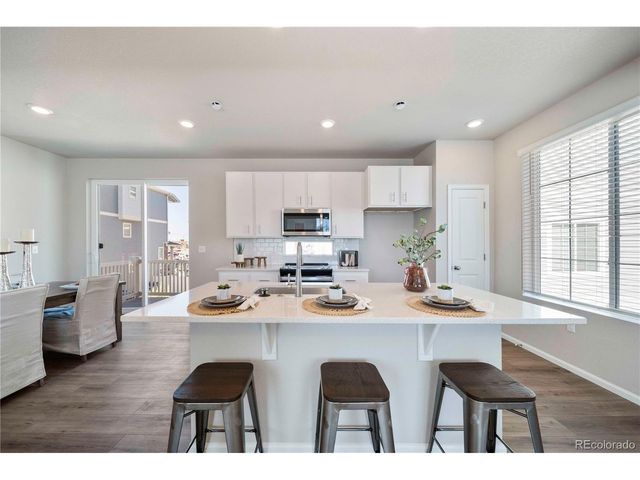 618 Wagon Wheel Way, Bennett, CO 80102