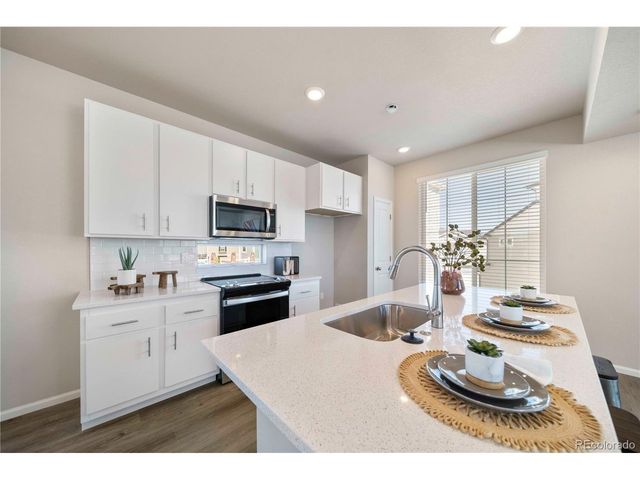 618 Wagon Wheel Way, Bennett, CO 80102