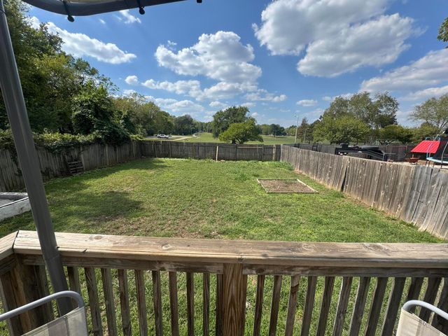 2227 N Elizabeth Avenue, Springfield, MO 65803