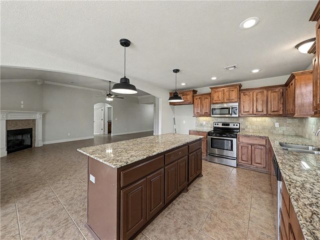 1801 SW Candlewood Street, Bentonville, AR 72712