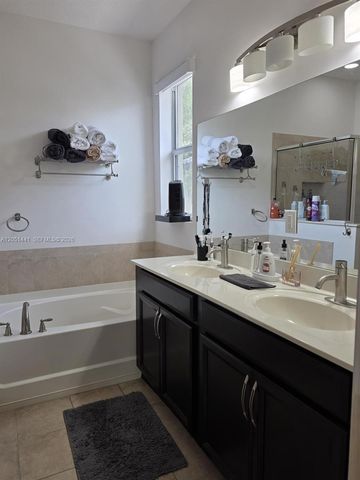 28363 SW 129th Ct, Homestead, FL 33033