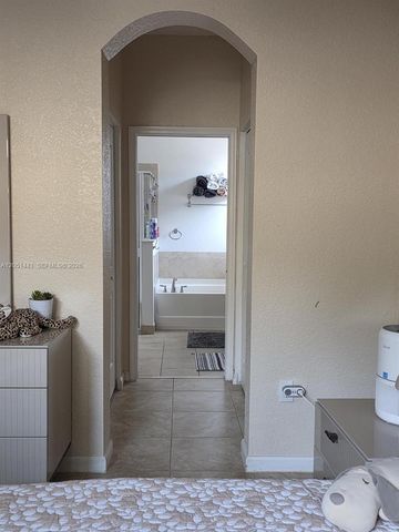28363 SW 129th Ct, Homestead, FL 33033