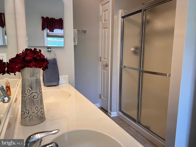 52 RIDGWAY DR, Bordentown, NJ 08505