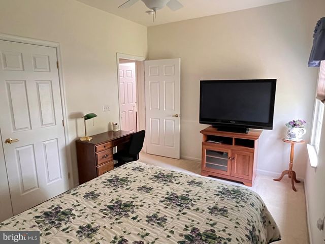 52 RIDGWAY DR, Bordentown, NJ 08505