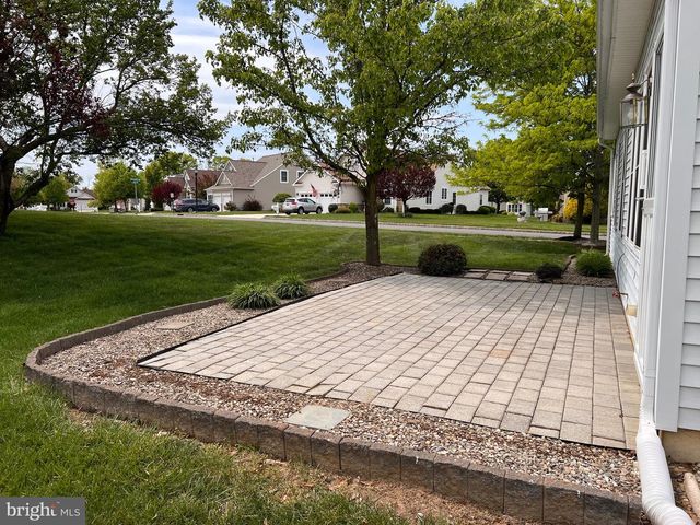 52 RIDGWAY DR, Bordentown, NJ 08505