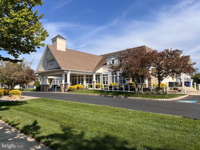 52 RIDGWAY DR, Bordentown, NJ 08505