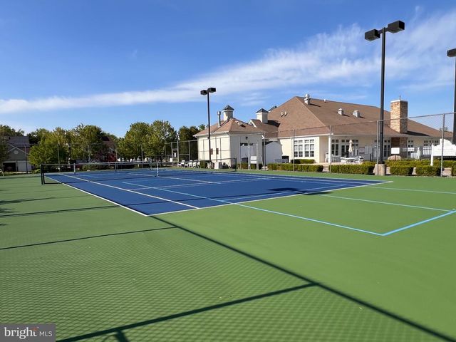 52 RIDGWAY DR, Bordentown, NJ 08505