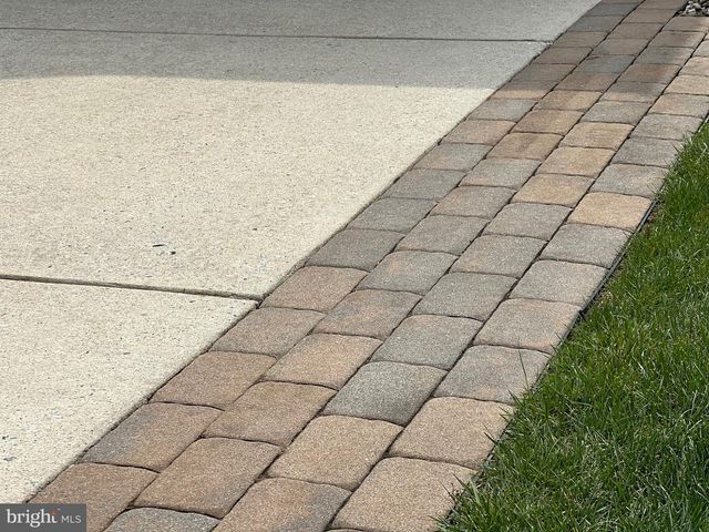 52 RIDGWAY DR, Bordentown, NJ 08505