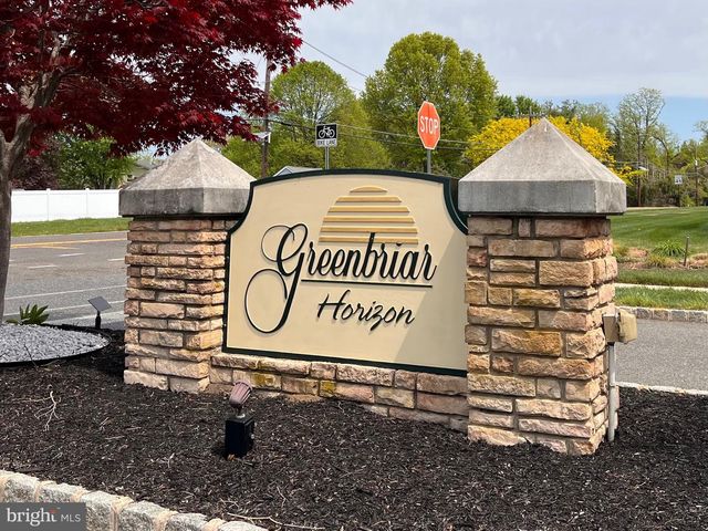 52 RIDGWAY DR, Bordentown, NJ 08505