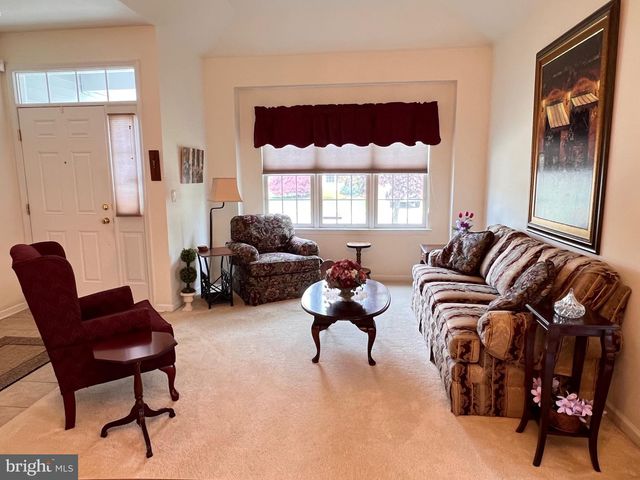 52 RIDGWAY DR, Bordentown, NJ 08505