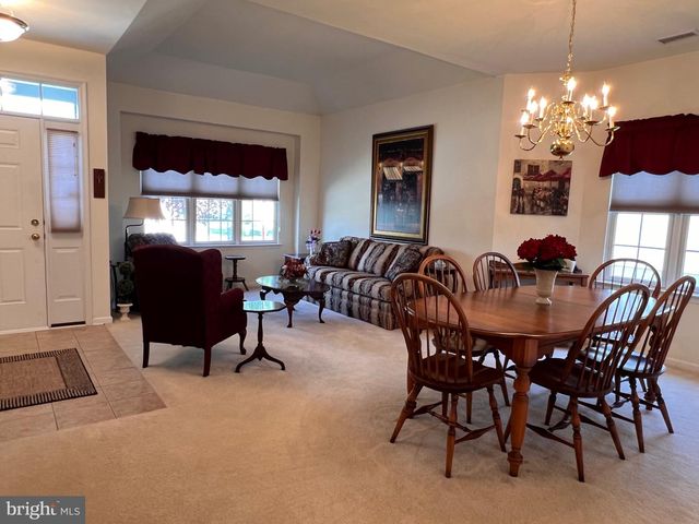 52 RIDGWAY DR, Bordentown, NJ 08505