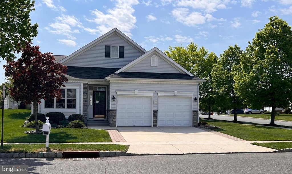 52 RIDGWAY DR, Bordentown, NJ 08505