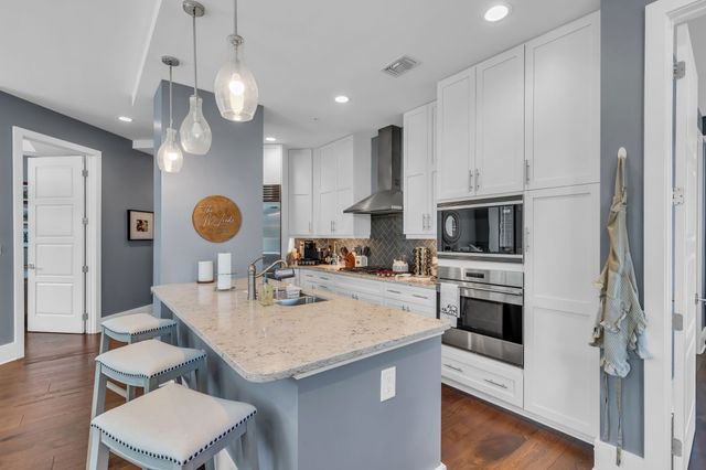 20 Rutledge St Apt 109, Nashville, TN 37210