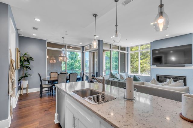 20 Rutledge St Apt 109, Nashville, TN 37210