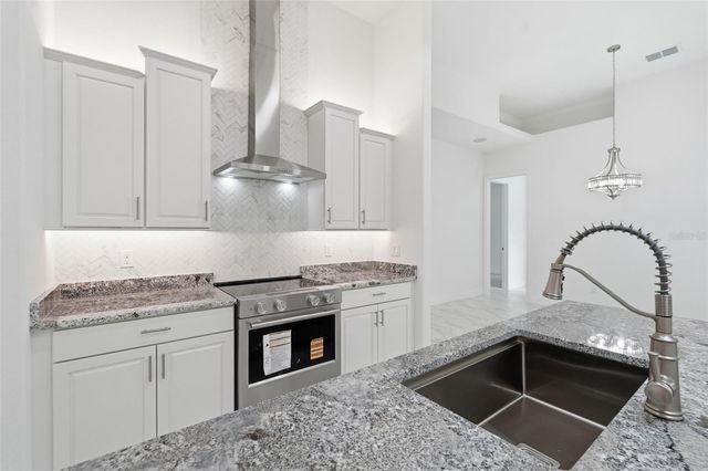 421 W CHASE STREET, Hernando, FL 34442