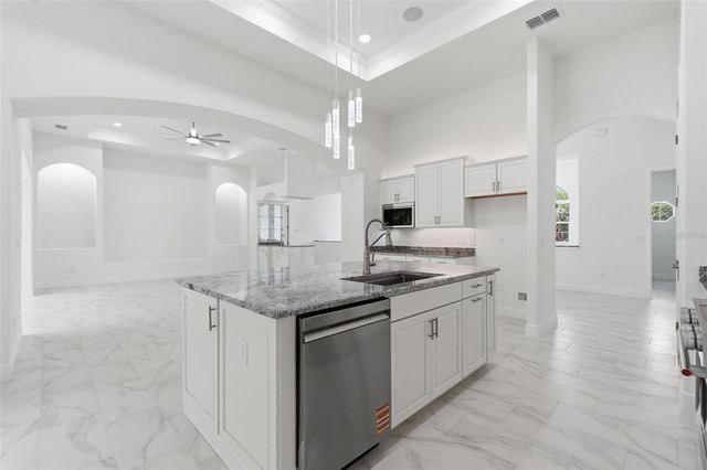 421 W CHASE STREET, Hernando, FL 34442