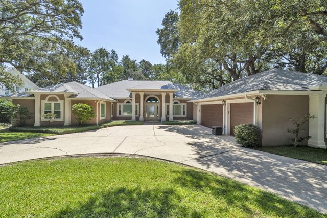 809 E Miracle Strip Parkway, Mary Esther, FL 32569