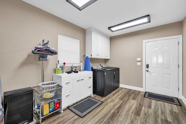 809 E Miracle Strip Parkway, Mary Esther, FL 32569