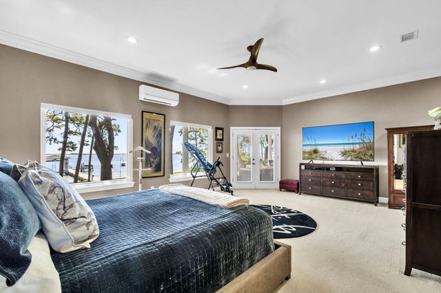 809 E Miracle Strip Parkway, Mary Esther, FL 32569