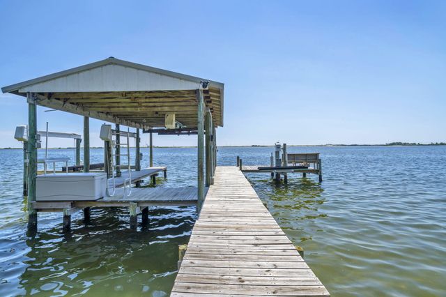 809 E Miracle Strip Parkway, Mary Esther, FL 32569