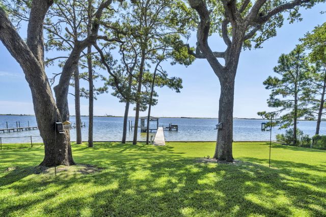 809 E Miracle Strip Parkway, Mary Esther, FL 32569