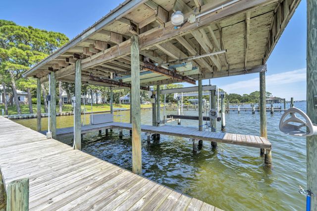 809 E Miracle Strip Parkway, Mary Esther, FL 32569