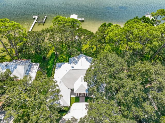 809 E Miracle Strip Parkway, Mary Esther, FL 32569