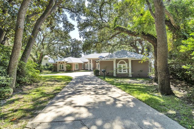 809 E Miracle Strip Parkway, Mary Esther, FL 32569