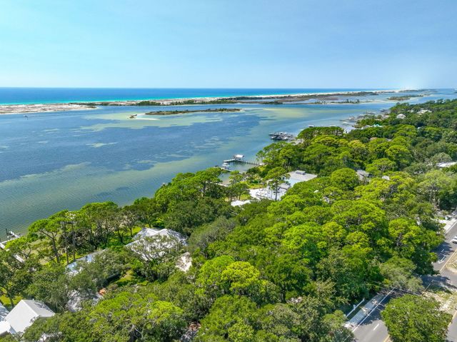 809 E Miracle Strip Parkway, Mary Esther, FL 32569