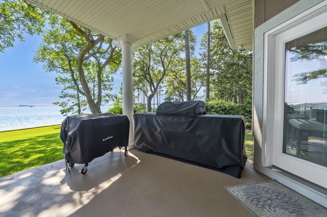 809 E Miracle Strip Parkway, Mary Esther, FL 32569