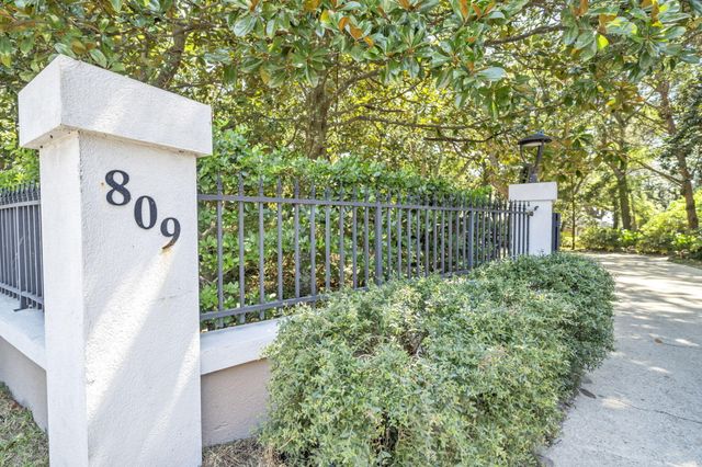 809 E Miracle Strip Parkway, Mary Esther, FL 32569