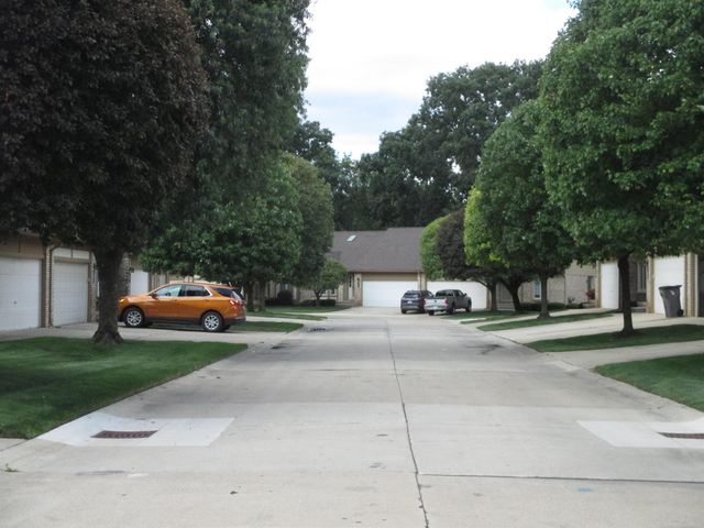 35907 Fierimonte Drive, Clinton Twp, MI 48035