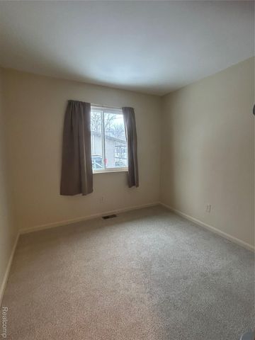 2121 Bramblewood Drive, Burton, MI 48519