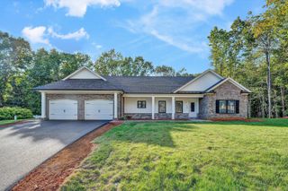 1093 Jewel TRL, Moneta, VA 24121
