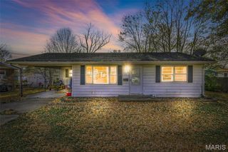 210 Hickory Street, Farmington, MO 63640