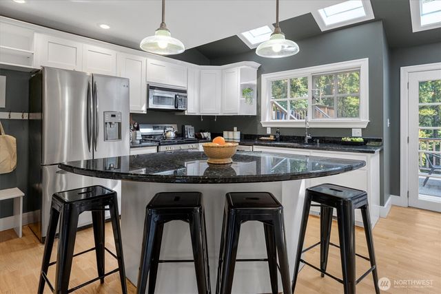 2650 Walnut Avenue SW, Seattle, WA 98116