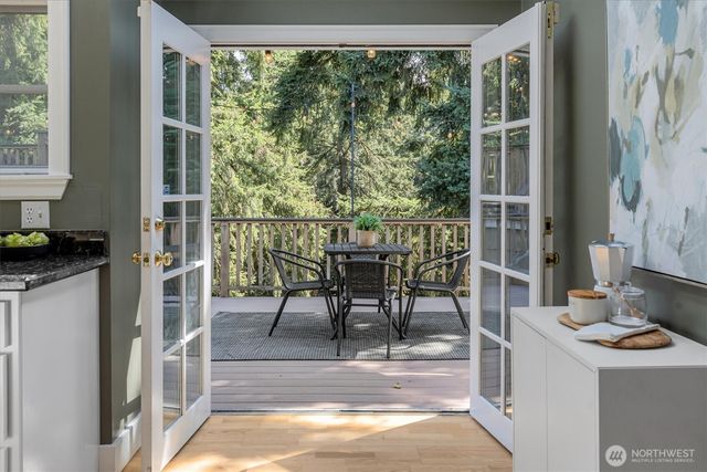 2650 Walnut Avenue SW, Seattle, WA 98116
