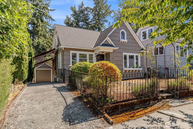 2650 Walnut Avenue SW, Seattle, WA 98116