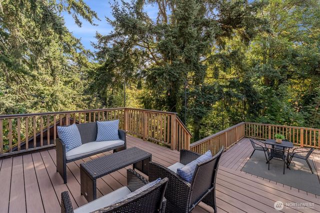 2650 Walnut Avenue SW, Seattle, WA 98116