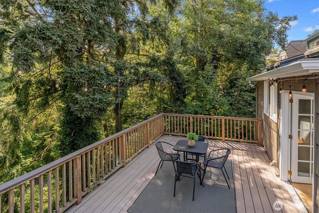 2650 Walnut Avenue SW, Seattle, WA 98116