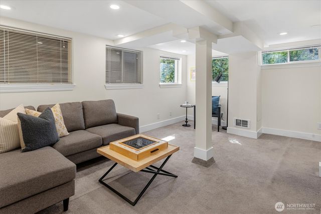 2650 Walnut Avenue SW, Seattle, WA 98116