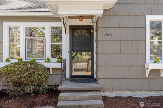2650 Walnut Avenue SW, Seattle, WA 98116