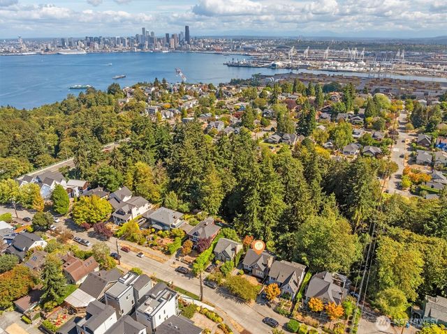 2650 Walnut Avenue SW, Seattle, WA 98116