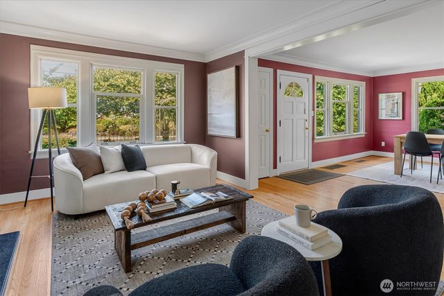 2650 Walnut Avenue SW, Seattle, WA 98116