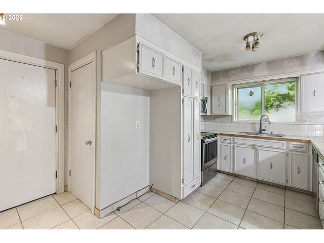 502 Nw 77TH St, Vancouver, WA 98665